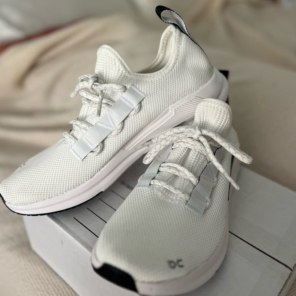 On CloudEasy Sneakers